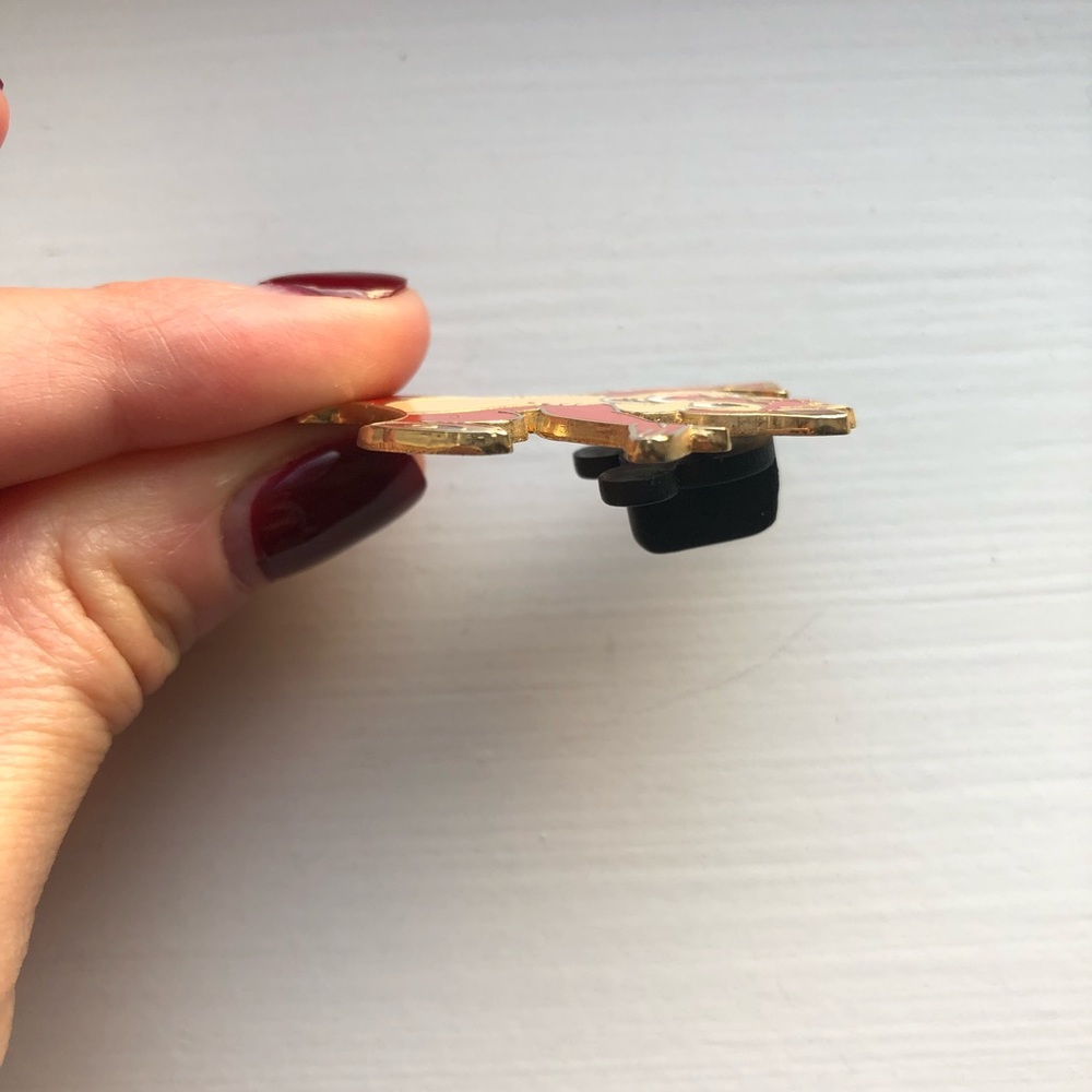 Vintage Dale (Chip ‘n’ Dale) chipmunk lapel pin - Picture 4 of 5